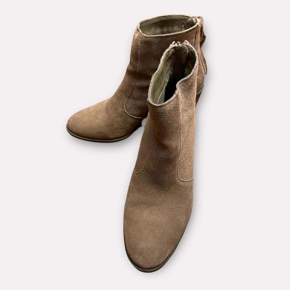 Crown Vintage Heeled Back-Zip Ankle Boots - Size 8.5